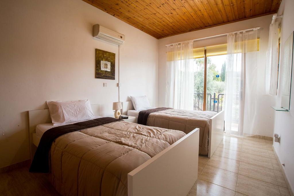 Coral Bay Sunkiss Villa Kültér fotó